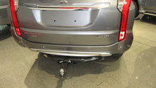 Cargar imagen en el visor de la galería, Mitsubishi Montero Sport - 2015-2019 - Tiro Easy Hitch
