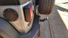 Cargar imagen en el visor de la galería, Jeep Wrangler/Rubicon - 2008-2019 - Tiro Easy Hitch
